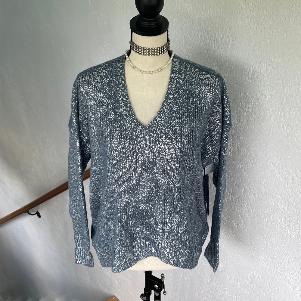 1 State NWT Womens Oversized Silver Over Navy Metallic Vneck‎ Sweater Small